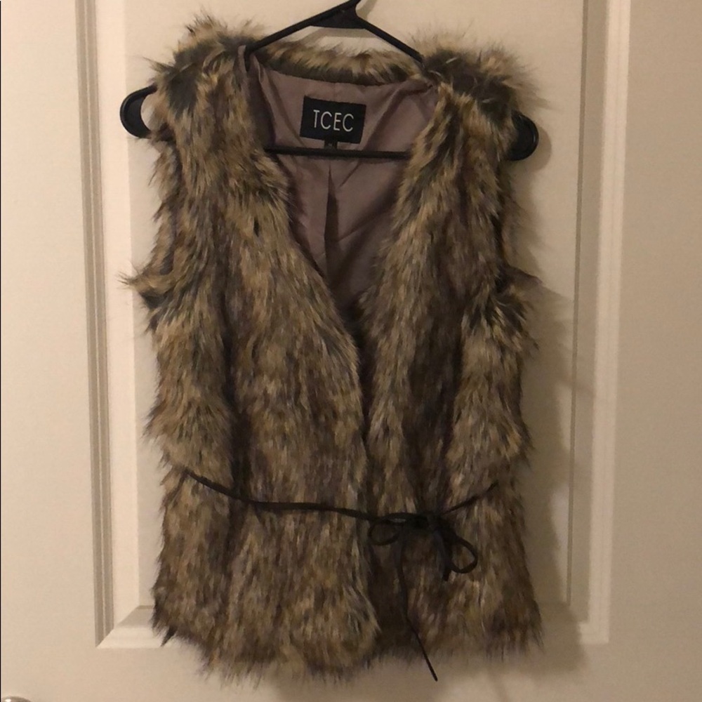 Faux fur vest NWOT
